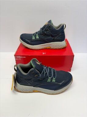 New Balance Men's Navy Athletic Trail Sneakers with Green Accents